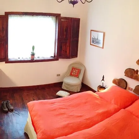 Bed and breakfast Geranios 3*